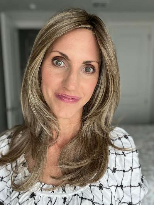 Lisa Mullins @beautifulyouwigreviews wearing SPOTLIGHT ELITE by RAQUEL WELCH WIGS in color RL12/22SS SHADED CAPPUCCINO | Light Golden Brown Evenly Blended with Cool Platinum Blonde Highlights with Dark Roots