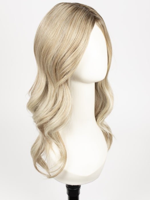 RL19/23SS SS BISCUIT | Light Ash Blonde Evenly Blended with Cool Platinum Blonde with Dark Roots
