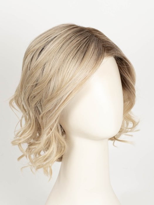 SUNLIT-BLONDE | Soft Blend of Sandy Blonde, Lightest Blonde and Iced Blonde with a Light Golden Brown Root