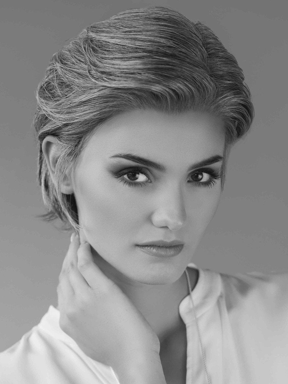 Slightly flicky layers and a beautifully tapered hairline to ensure a very comfortable and secure fit