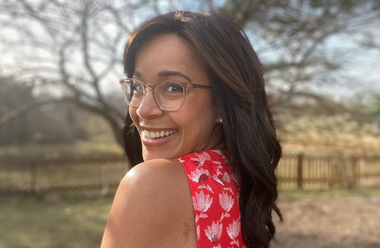 How to Wear Glasses with Wigs