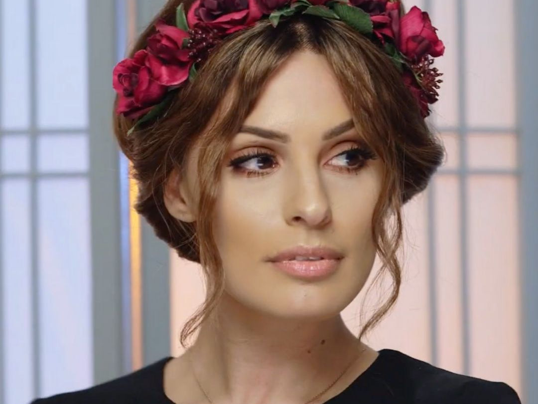 How to Accessorize Your Wig