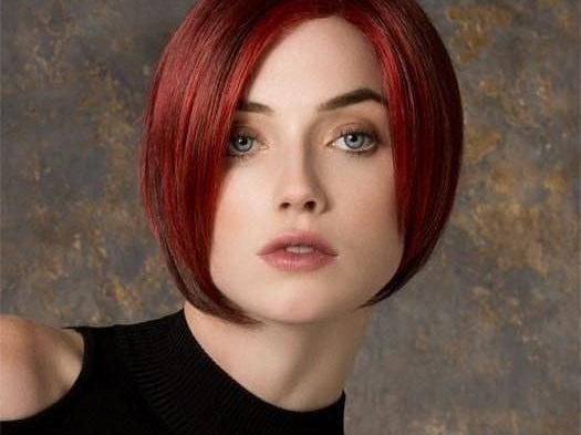 4 Short Bob Wigs With a Side Part