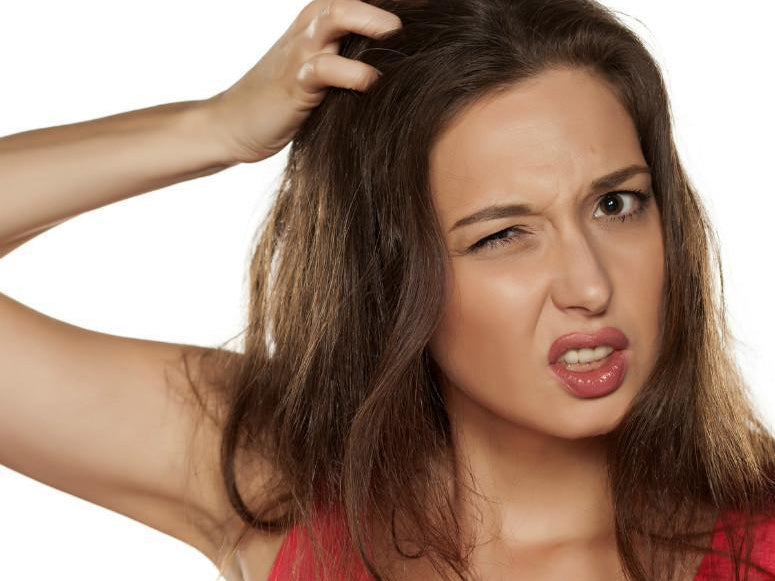 5 At-Home Solutions for an Itchy Scalp