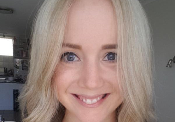 12" EasiPart Human Hair Topper Review - by Guest Blogger Kellie Scott