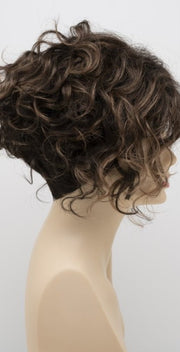 AMARETTO CREAM | Dark Brown roots with overall Medium Brown base with Honey Blonde highlights
