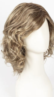 GL11-25SS SS HONEY PECAN | Chestnut brown base blends into multi-dimensional tones of brown and golden blonde
