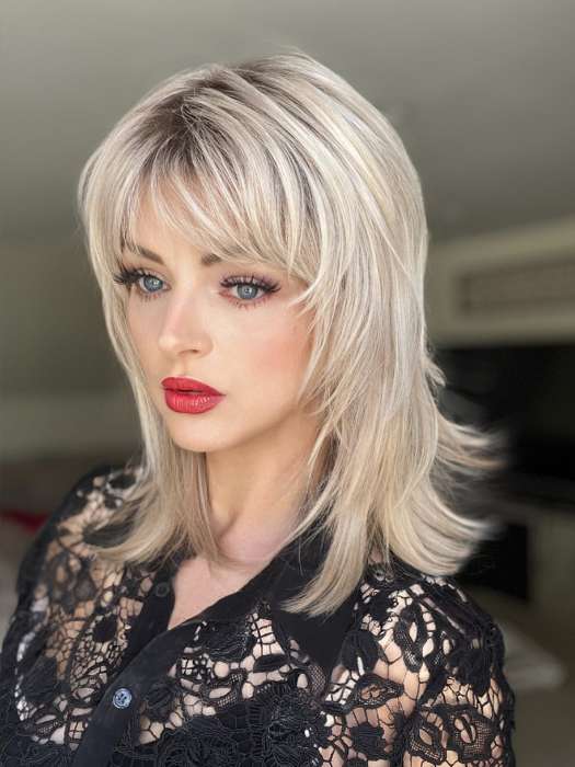 Sandy @i_be_wiggin wearing KARI by ENVY BY ALAN EATON in color PLATINUM SHADOW | Light Blonde with Dark Roots