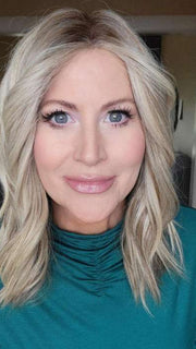 Natalie @vanish.into.thin.hair wearing MARGOT (curled) by JON RENAU in color 12FS8 SHADED PRALINE | Medium Natural Gold Blonde, Light Gold Blonde, Pale Natural Blonde Blend, Shaded with Dark Brown