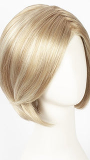 GL14-22SS SS SANDY BLONDE | Dark golden blonde base blends into multi-dimensional tones of medium gold blonde and light beige blonde