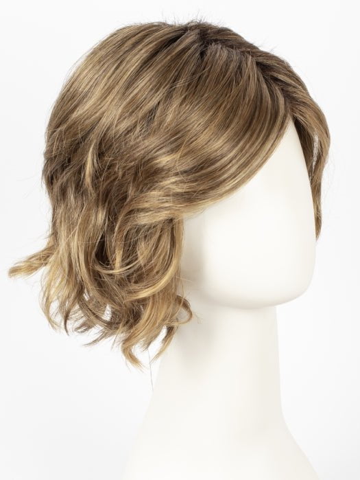 14-16-R8 | Rooted Chestnut Brown blended with Honey Blonde tipped with Dark Ash Blonde