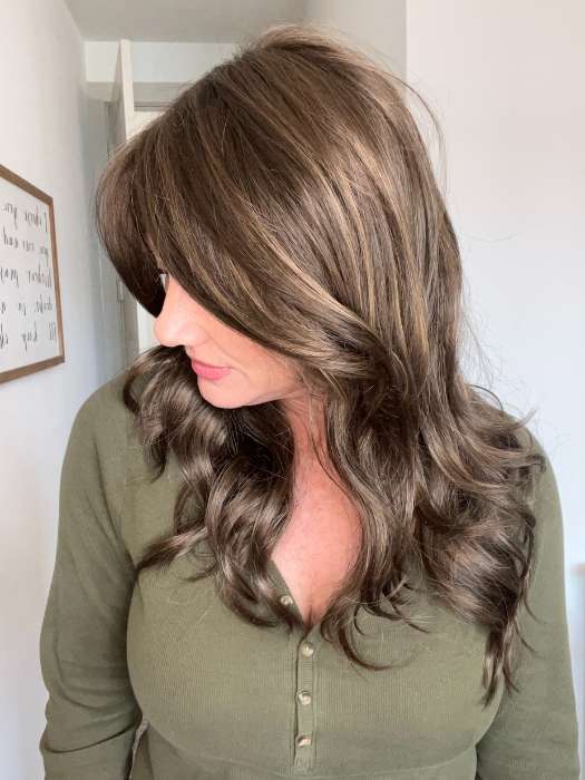 Jenny B. @thewiggygirl wearing AMBER by JON RENAU in color 8RH14 MOUSSE CAKE | Medium Brown with 33% Medium Natural Blonde Highlights