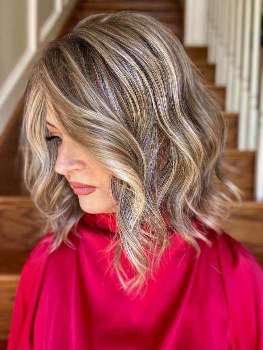 Sandy @i_be_wiggin wearing SIMMER by RAQUEL WELCH WIGS in color RL12/22SS SHADED CAPPUCCINO | Light Golden Brown Evenly Blended with Cool Platinum Blonde Highlights with Dark Roots