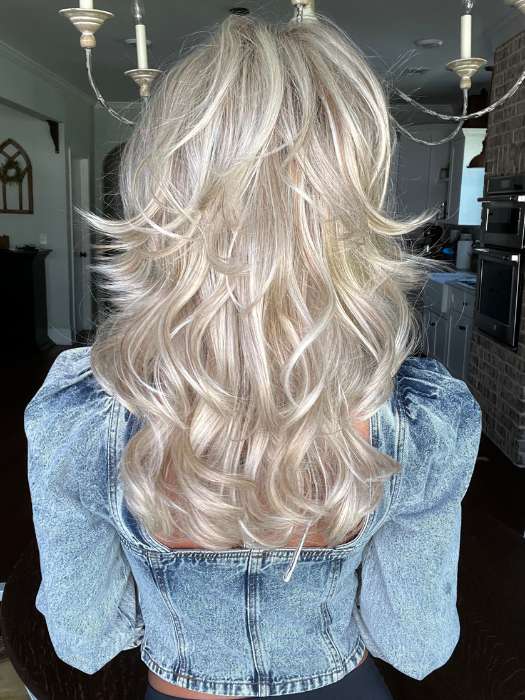 Jenna Fail @jenna_fail wearing STROKE OF GENIUS by RAQUEL WELCH WIGS in color RL19/23SS SHADED BISCUIT | Light Ash Blonde Evenly Blended with Cool Platinum Blonde with Dark Roots