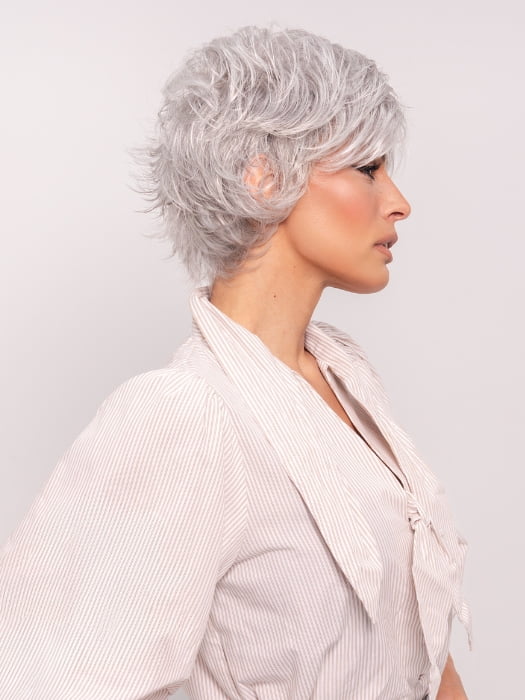 Roxie wearing VOLTAGE by RAQUEL WELCH in R56/60 SILVER MIST | Lightest Grey Evenly Blended with Pure White