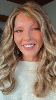 Alicia wearing SARAH by JON RENAU in 14/26S10 SHADED PRALINES N' CREAM | Light Gold Blonde & Medium Red-Gold Blonde Blend, Shaded with Light Brown