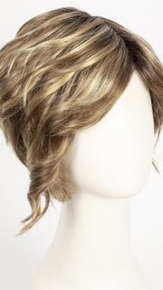 RMH12/26RT4 | Light Brown with Chunky Golden Blonde Highlights and Dark Brown Roots