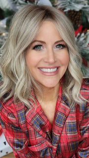 Natalie Gray @vanish.into.thin.hair wearing SIMMER ELITE by RAQUEL WELCH WIGS in color RL17/23SS ICED LATTE MACCHIATO | Honey Blonde shaded with Cool Blonde with Dark Roots