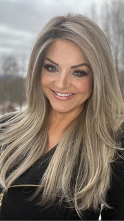 Sandy @i_be_wiggin wearing MESMERIZED by RAQUEL WELCH WIGS in color RL17/23SS ICED LATTE MACCHIATO | Honey Blonde shaded with Cool Blonde with Dark Roots