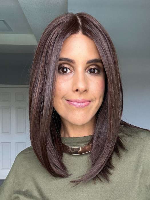 Lorena C. @faux.hurr.lifee wearing DRIVE by ELLEN WILLE in color DARK CHOCOLATE MIX 4.33 | Dark Brown base with Light Reddish Brown highlights