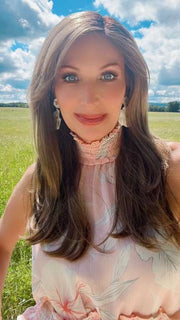 Kim Hammon @letstalkwithkim wearing BROOKE by ENVY BY ALAN EATON in color TOASTED SESAME | Medium Brown roots with overall Warm Cinnamon base and Golden Blonde highlights