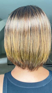 Sandy @i_be_wiggin wearing ELITE by ELLEN WILLE in color HAZELNUT MIX | Medium Brown base with Medium Reddish Brown and Copper Red highlights