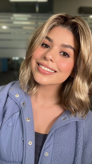 ZOE wearing CHARLOTTE LARGE by ENVY in PROSECCO | BROWN ROOTS WITH GOLDISH BLONDE HIGHLIGHTS