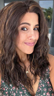 Lorena Calderon @faux.hurr.lifee wearing ORLANDO-V by VIVICA FOX in color FS4/27 | 80% Medium Dark Brown with 20% Honey Blonde Frost | outside lighting
