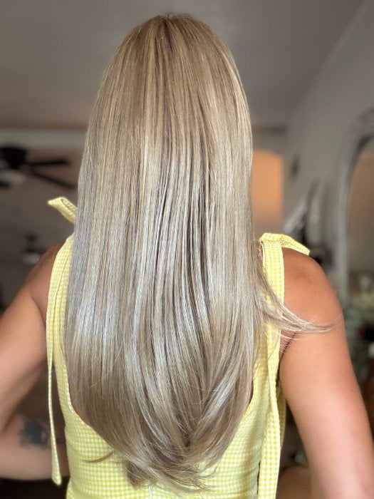 Roxie wearing NEXT TOP MODEL by TRESSALLURE in 14/23/R8 | Light Brown blended with Platinum Blonde, Shaded with Dark Roots