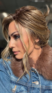 Roxie Wearing WAVY DAY by RAQUEL WELCH (STYLED) in RL9/24SS ICED CAFÉ LATTE | Dark Brown shaded with Golden Brown 