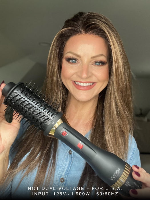Sandy @i_be_wiggin demonstrates her straightened Brianna by Envy in Toasted Sesame, styled with the 3-in-1 Airstyler. Not Dual Voltage -For USA 
Input:12V~ | 900W | 50/60Hz