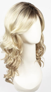 CREAMY-DOLCE | Pale Blonde Blend with a Medium Honey Brown Root