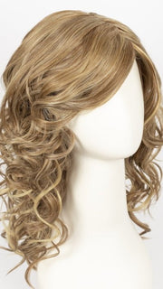 RL13/88 Golden Pecan | Neutral Medium Blonde With Pale Honey Blonde Highlights
