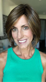 Lisa Mullins @beautifulyouwigreviews wearing STRAIGHT UP WITH A TWIST by RAQUEL WELCH in color SS8/29 SHADED HAZELNUT | Warm Medium Brown Evenly Blended with Ginger Blonde and Dark Roots