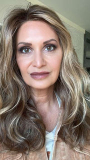 Emily Herrin @she_sheds_more wearing ARROW by ELLEN WILLE in color LIGHT BERNSTEIN ROOTED | Light Auburn, Light Honey Blonde, and Light Reddish Brown blend and Dark Roots
