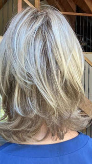 Susan Sparks @an_affair_with_hair wearing ELIZABETH by JON RENAU in color 12FS12 MALIBU BLONDE | LIght Gold Brown, Light Natural Gold Blonde, Pale Natural Gold-Blonde Blend, Shaded with Light Gold Brown | window lighting

