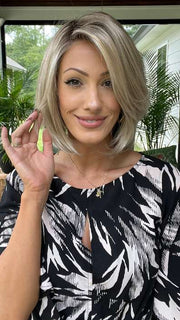 Jenna @jenna_fail wearing KRISTEN by JON RENAU in color 12FS8 SHADED PRALINE | Light Gold Brown, Light Natural Gold Blonde & Pale Natural Gold-Blonde Blend, Shaded with Medium Brown