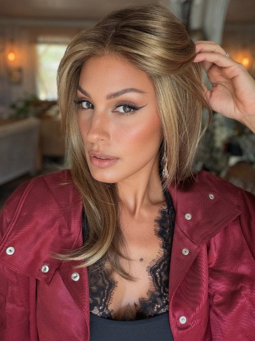 Roxie wearing BELINDA HAND-TIED by ENVY in TOASTED SESAME | Medium Brown roots with overall Warm Cinnamon base and Golden Blonde highlights