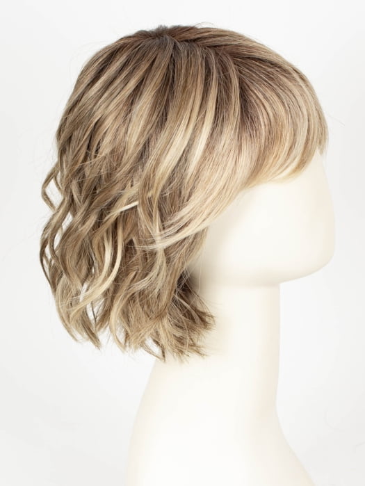 18/16/22/R8 CASHMERE CREAM | A stunning blend of dark natural blonde, golden blonde, and champagne blonde, shaded with dark roots