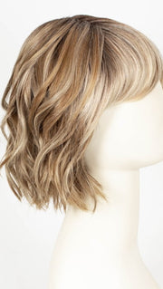 10/27/88/R6 ALMOND CREAM | Dark roots transition into a beautiful blend of light brown, pale auburn, and platinum tones.