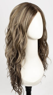 CHOCOLATE FROST R | Dark Brown Base with Honey Blonde and Platinum highlights with Dark Brown roots
