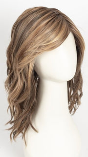 17/23/R8 | Beige Blonde and Auburn Blended with Medium Brown Roots