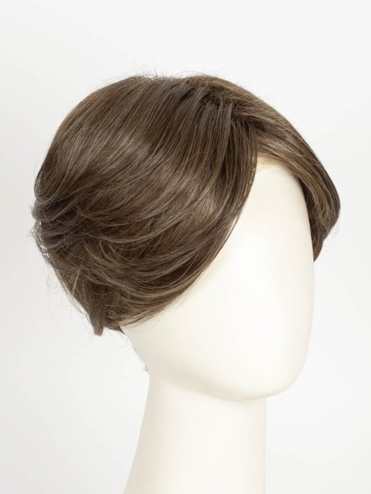 8RH14 MOUSSE CAKE | Medium Brown with 33% Medium Natural Blonde Highlights