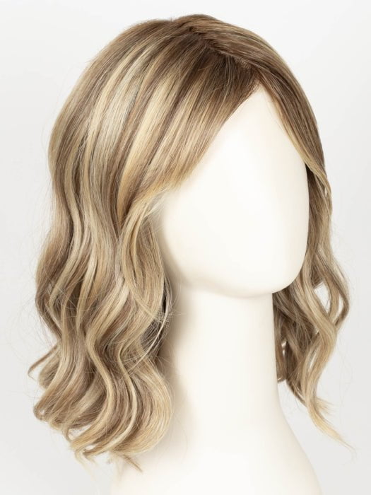 12FS12 MALIBU BLONDE | LIght Gold Brown, Light Natural Gold Blonde, Pale Natural Gold-Blonde Blend, Shaded with Light Gold Brown