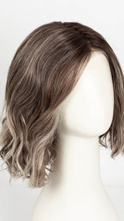 TRES CHOCOLATE R | Carefully placed White, Medium, and Dark Chocolate tones completed with a Dark Brown Root. This color is perfect for both Blond and Brown enthusiasts