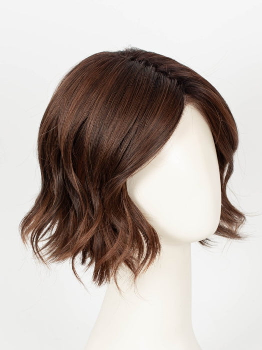 SOFT AMBER BROWN-R  | A warm rooted, amber-toned shade blending golden and red hues over a medium brown base.