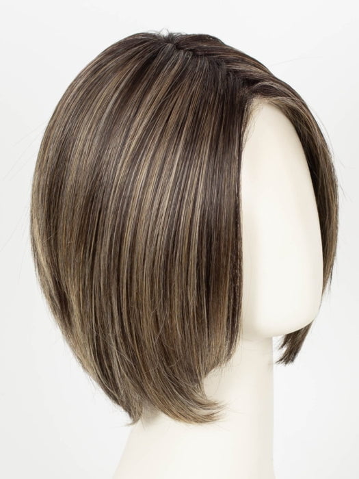 TRUFFLE CREAM-R | A chocolate truffle-inspired medium brown base with creamy light blonde highlights and dark roots, creating a balanced, multidimensional brunette.