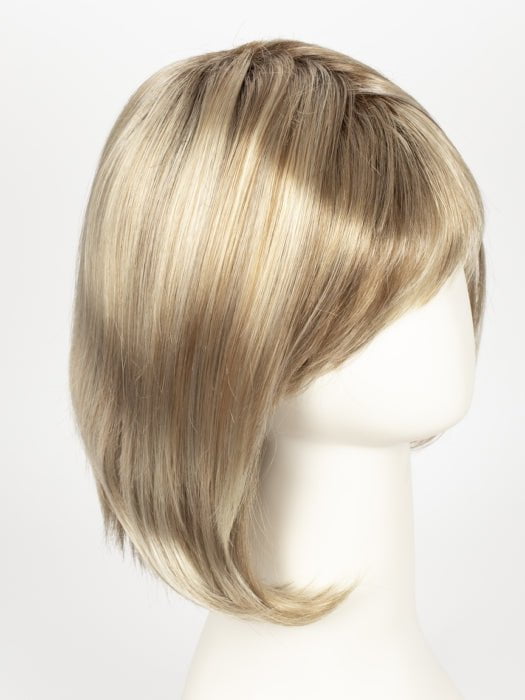 12FS12 MALIBU BLONDE | LIght Gold Brown, Light Natural Gold Blonde, Pale Natural Gold-Blonde Blend, Shaded with Light Gold Brown