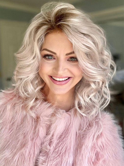 Sandy @i_be_wiggin wearing MILA by JON RENAU in color FS60/PKS18 FROST | Pure White with Pink Blended. Shaded with Dark Natural Ash Blonde