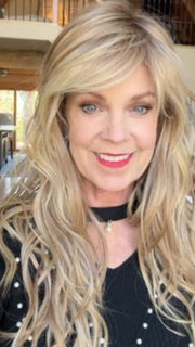 Susan S. @an_affair_with_hair wears CALIFORNIA BEACH WAVES by TRESSALLURE in 14/26/R10 | Red Blonde with Gold Blonde highlights and Light Brown roots